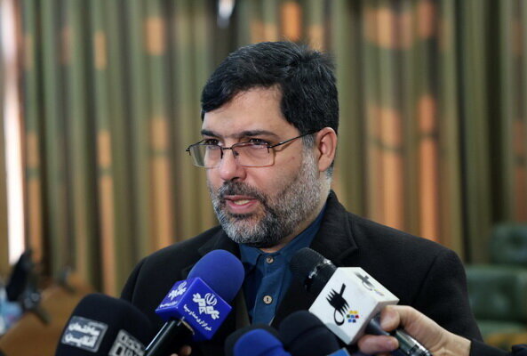 دوگانگی در شورای شهر تهران؛ اختلاف ها سر ماندن یا رفتن زاکانی بالا گرفته/ «اگر اقتضای سیاسی و حمایت خاص نبود زاکانی در جایگاه شهردار قرار نداشت»