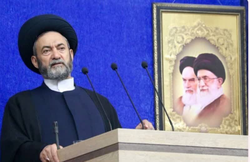 امام جمعه اردبیل: اجرای قانون هماهنگی حقوق برای معلم شایسته تر از تجلیل است