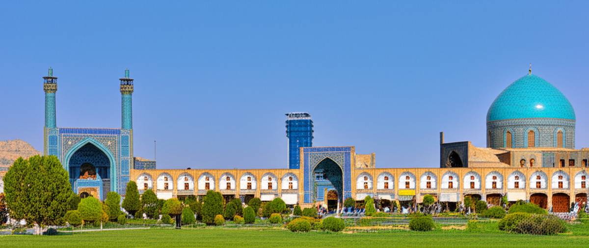 نزدیک ترین هتل به نقش جهان اصفهان