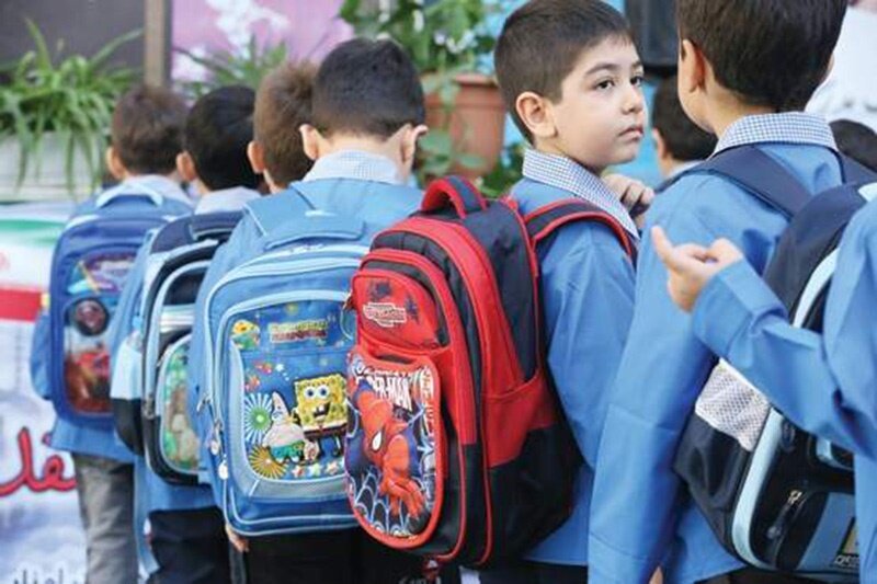 دانش آموز | دانش آموزان کیف مدرسه
